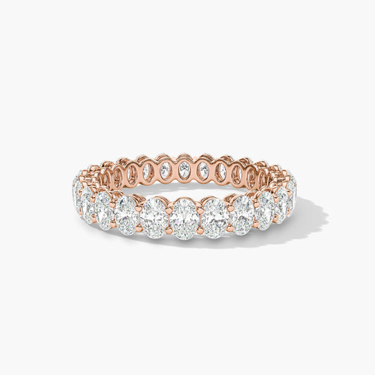 Oval diamond band
