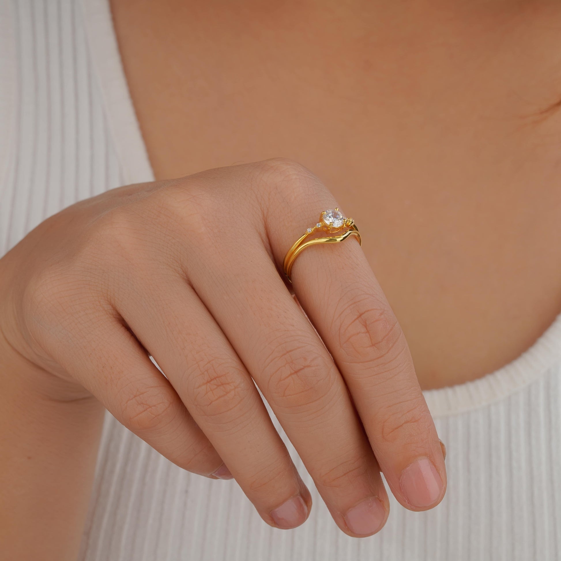 solitaire round diamond ring