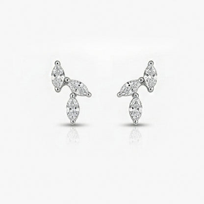 Pair of silver earrings 