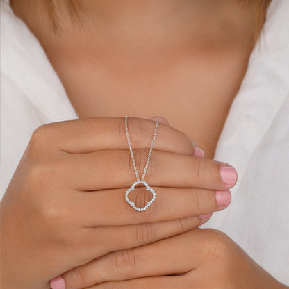 Silver clover necklace