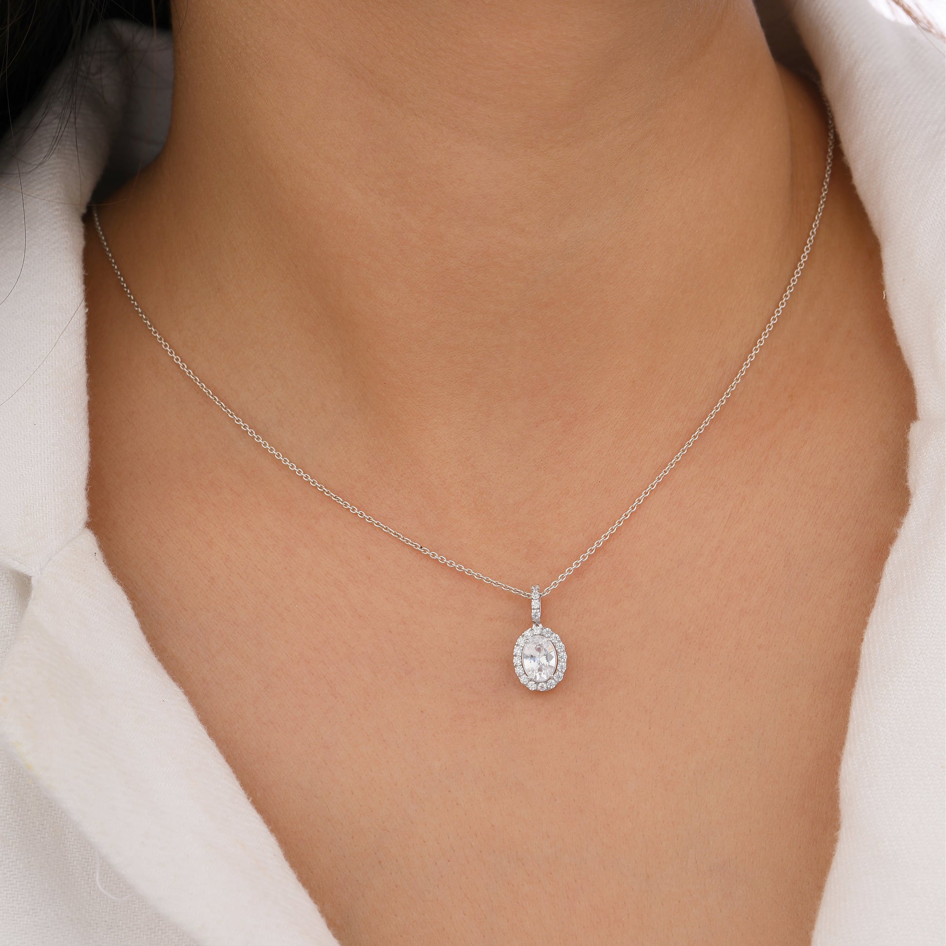 Silver necklace with a diamond pendant