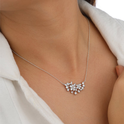Silver necklace with a heart-shaped pendant 