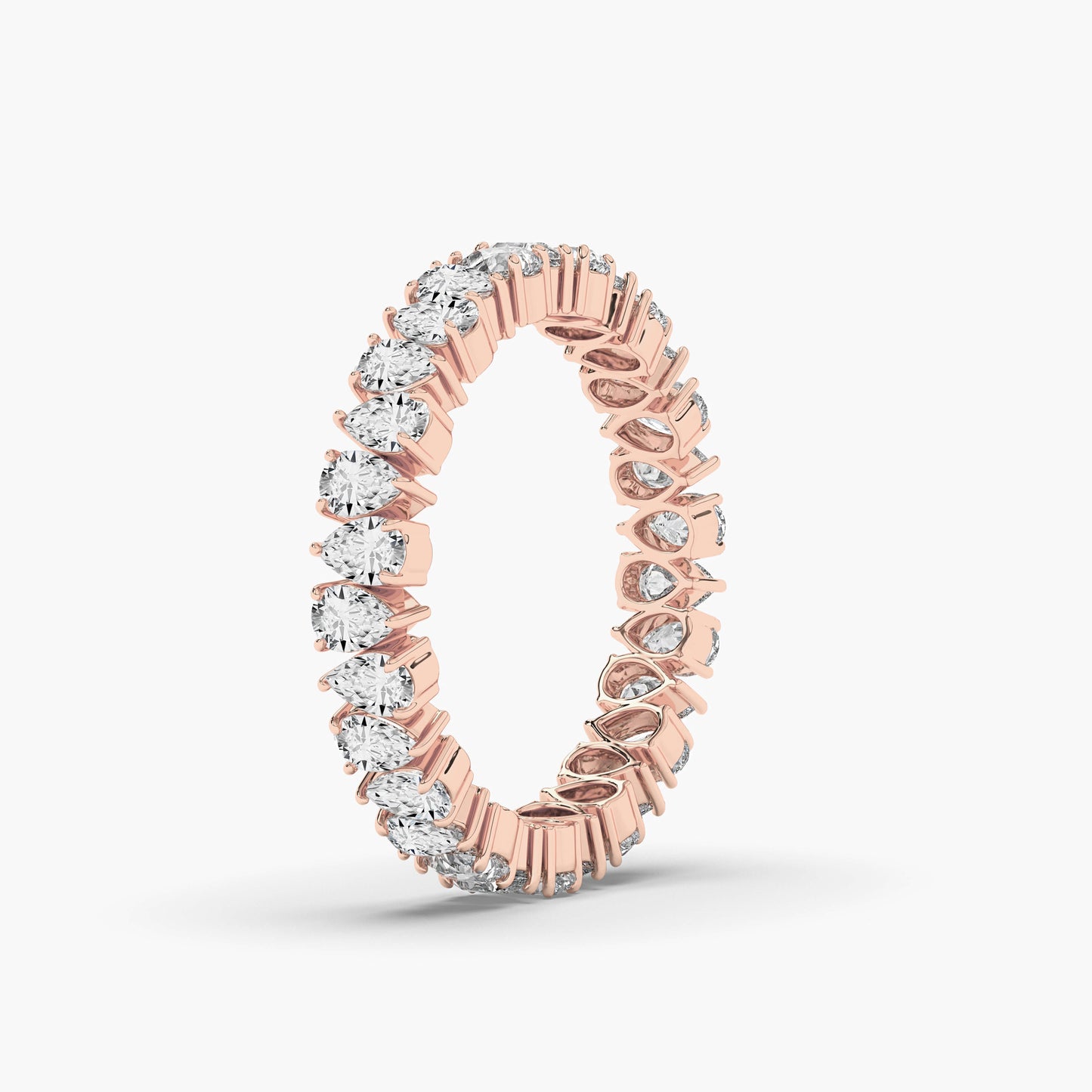 Rose gold-plated expensive diamond ring​
