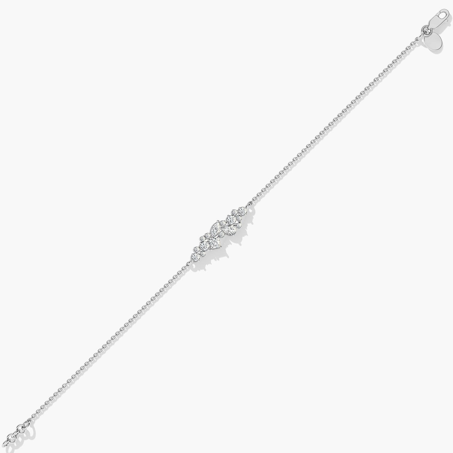 Silver bracelet with floral design 