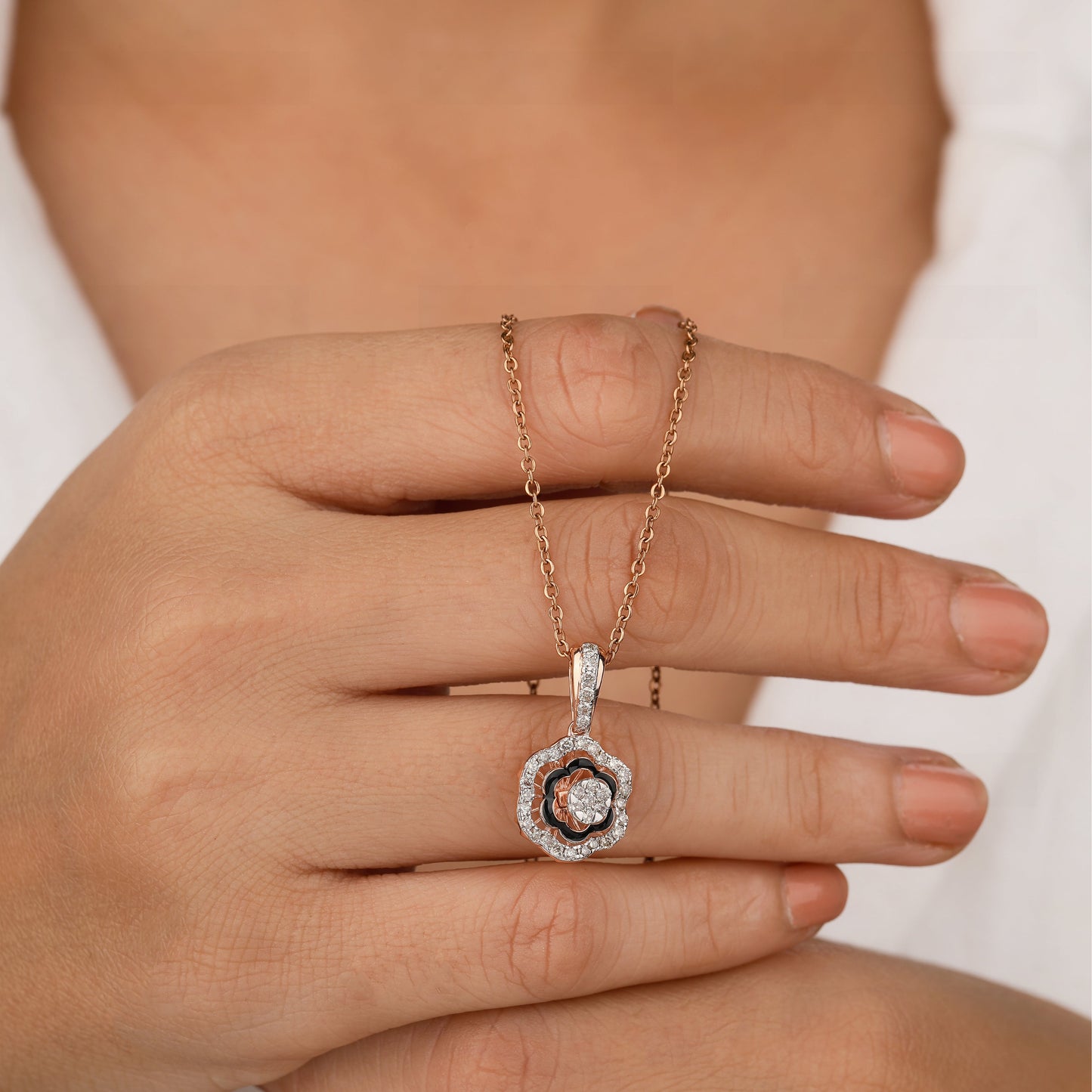 Rose gold necklace with a diamond pendant 