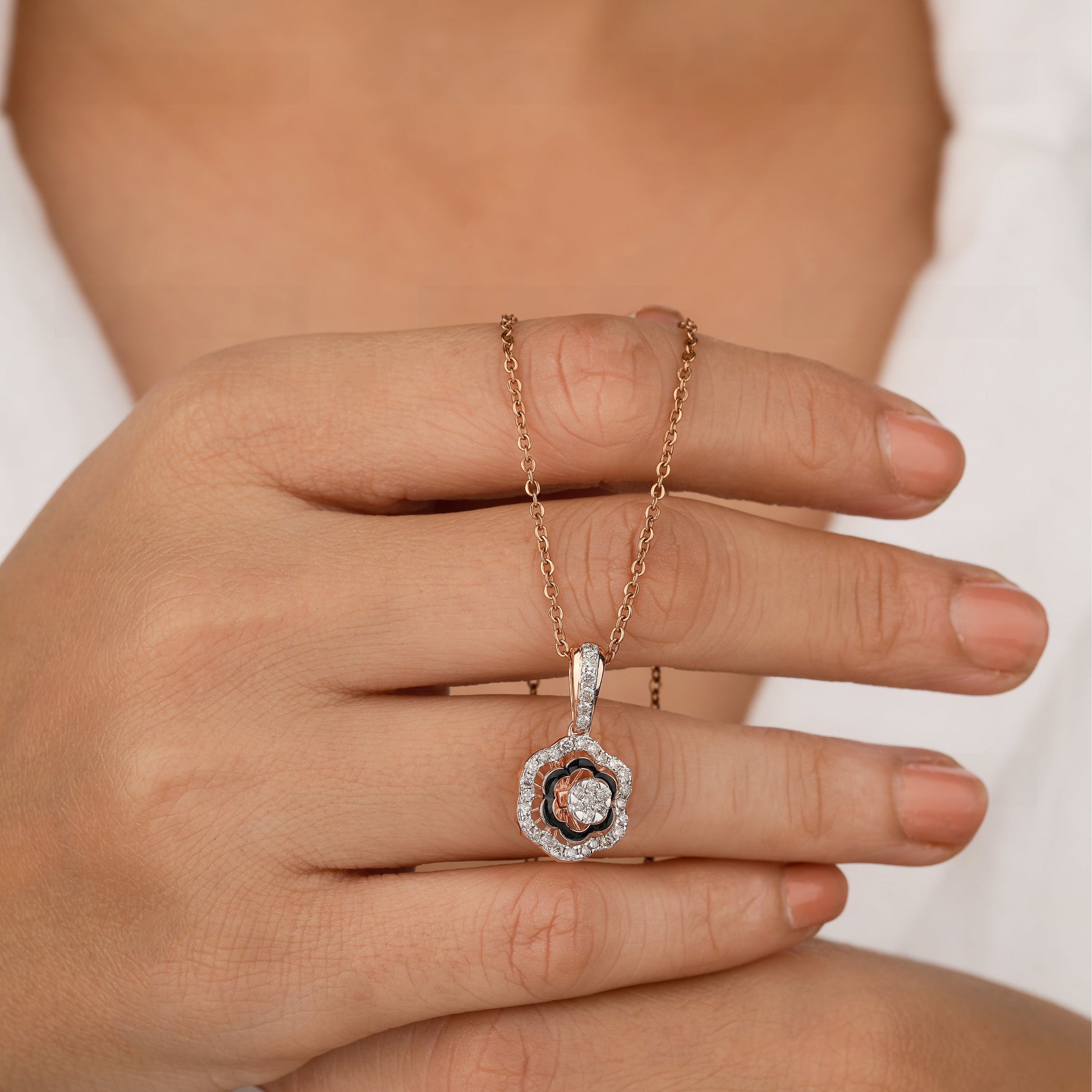 Rose gold necklace with a diamond pendant 
