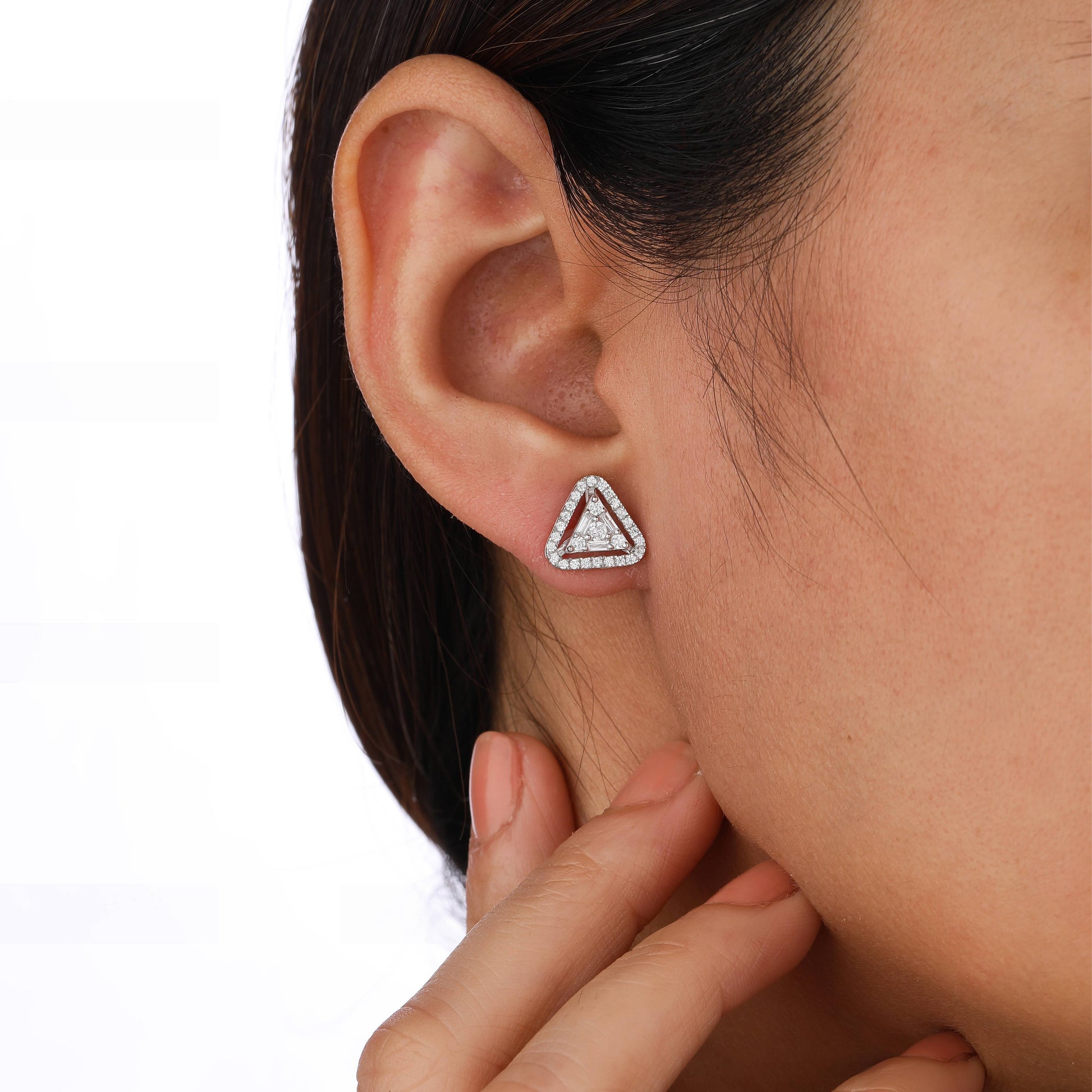 Triangle-shaped earrings 