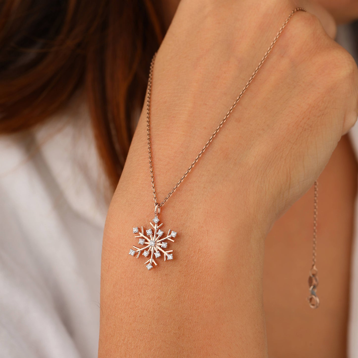 snowflake necklace​