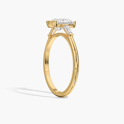 Gold ring with a diamond 