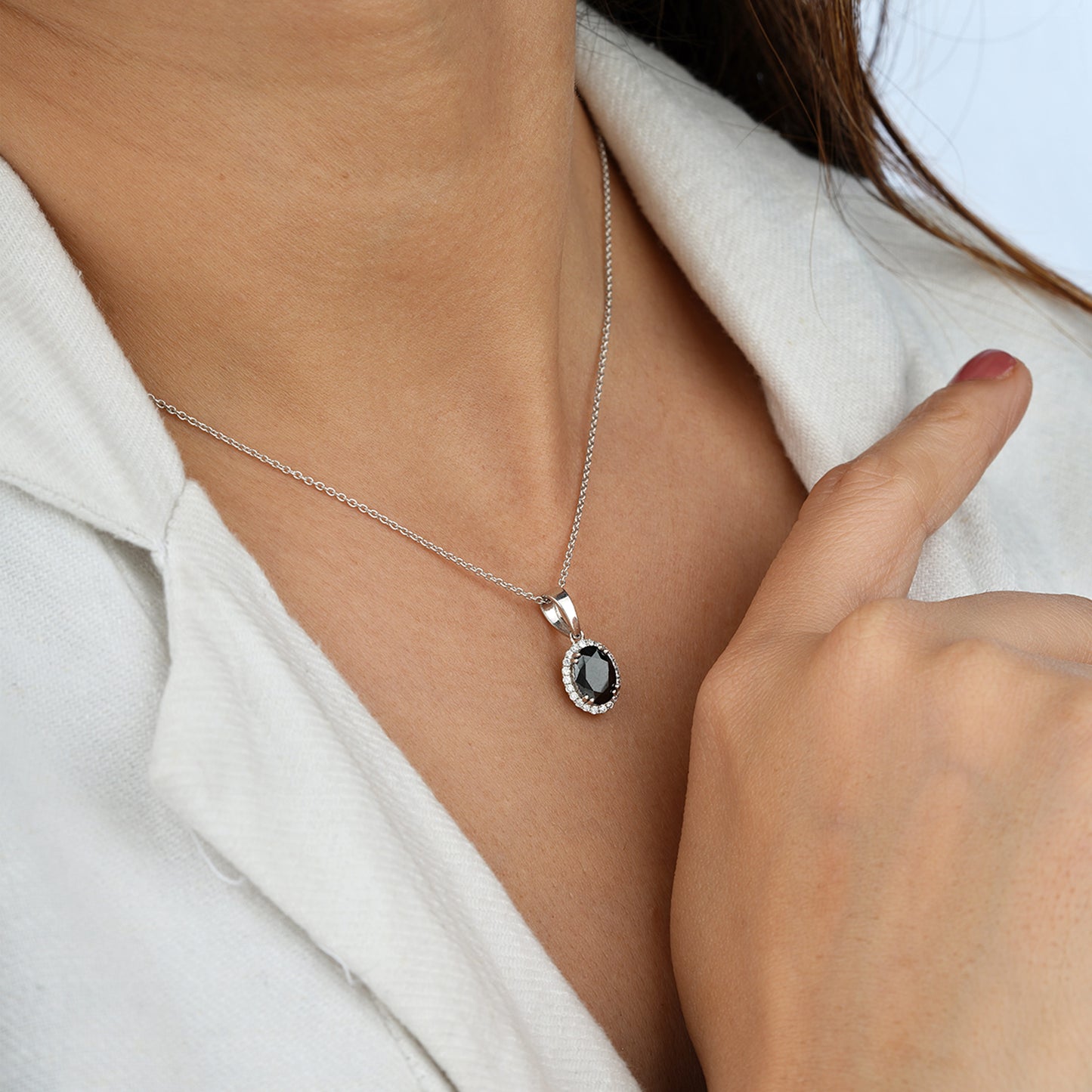 minimal pendant necklace