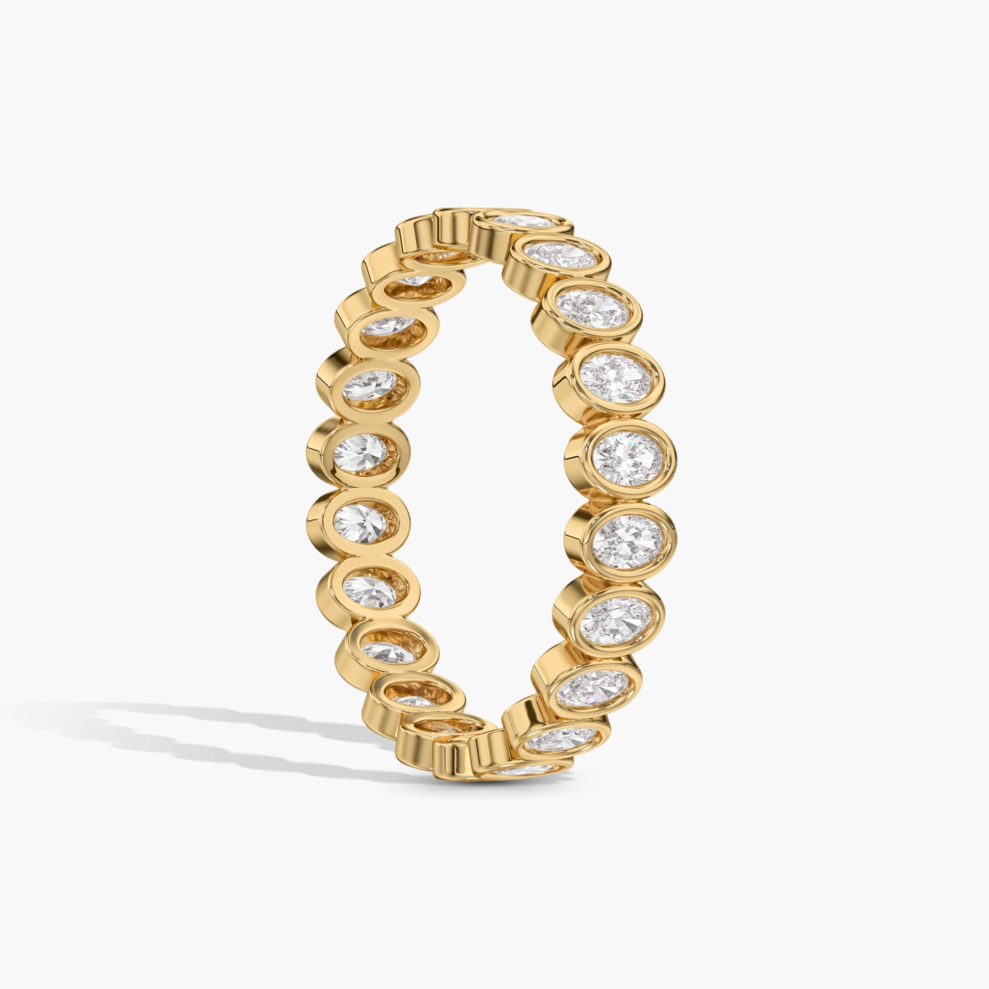 Gold ring with diamonds 