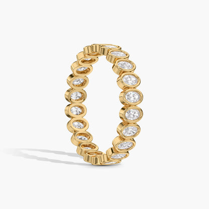 Gold ring with diamonds 