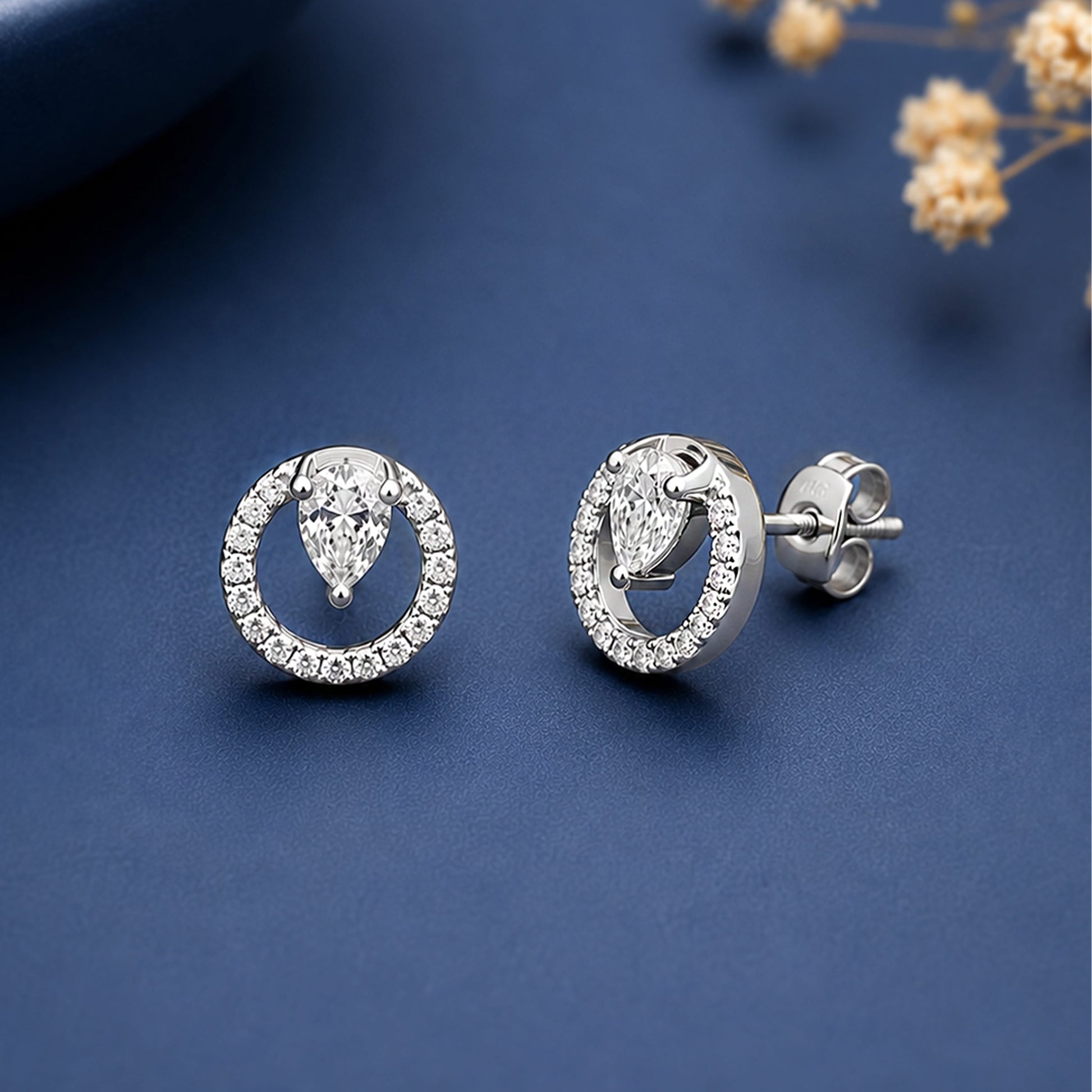 Diamond stud earring