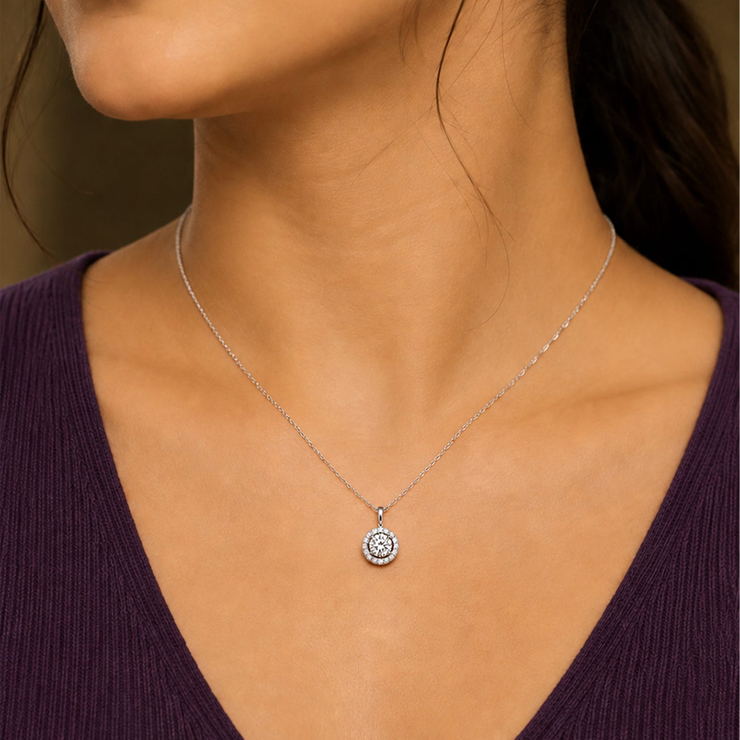 Silver pendant with cha