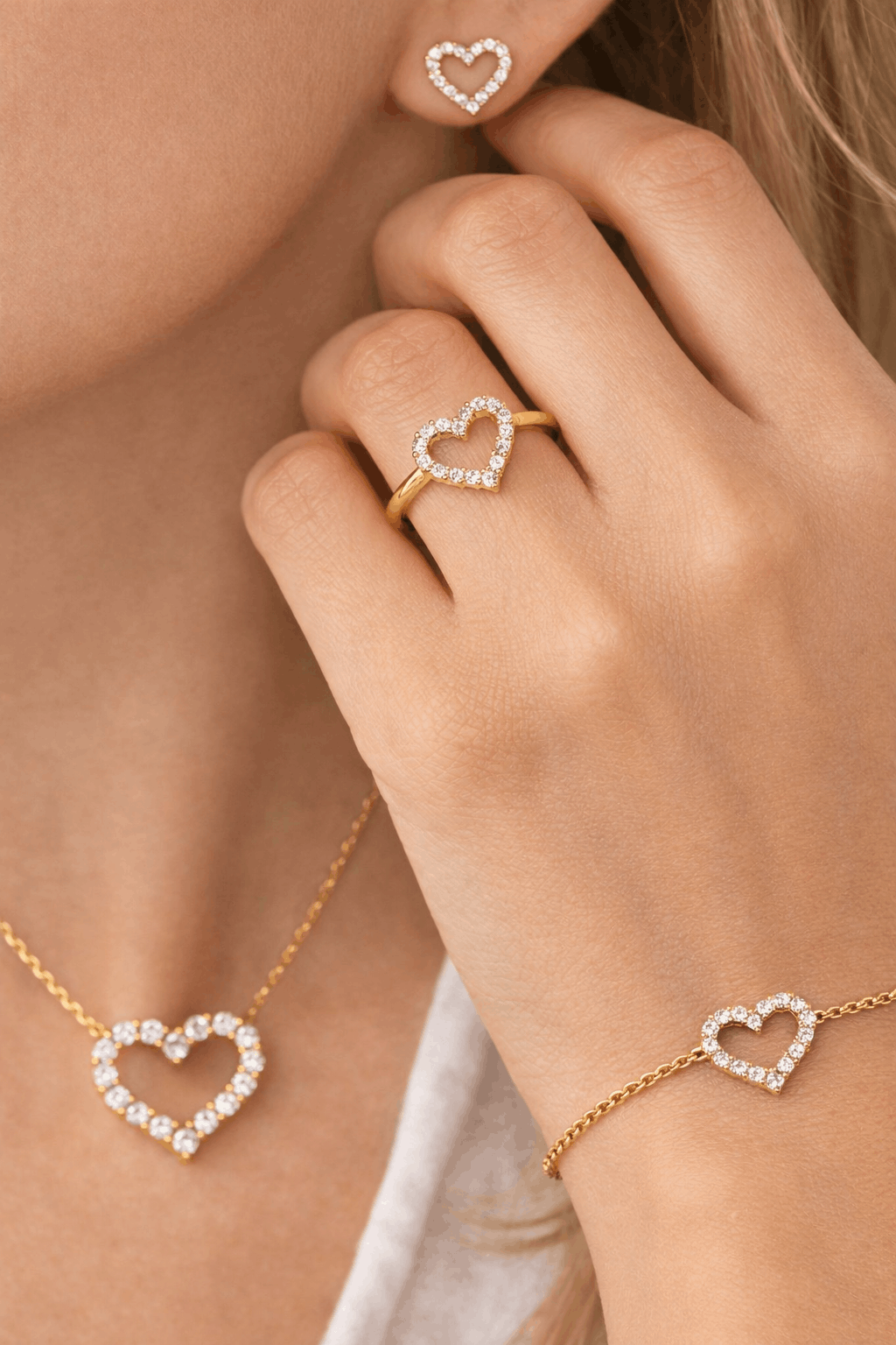 heart-shaped ring, Earrings, bracelet, and necklace set