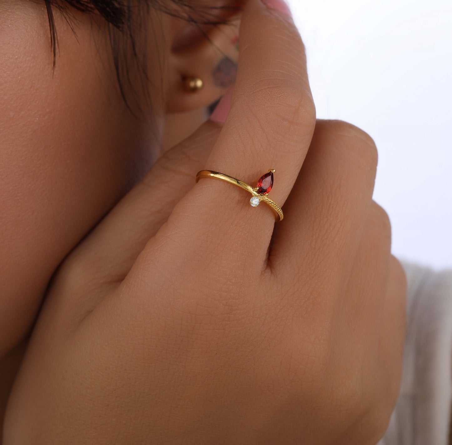 silver garnet ring​