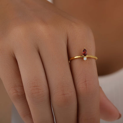 silver garnet ring​