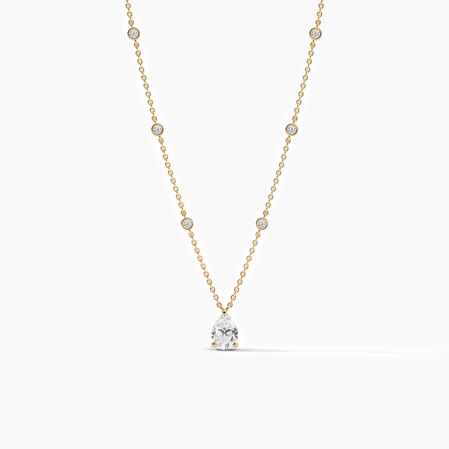 pear cut Simple diamond necklace