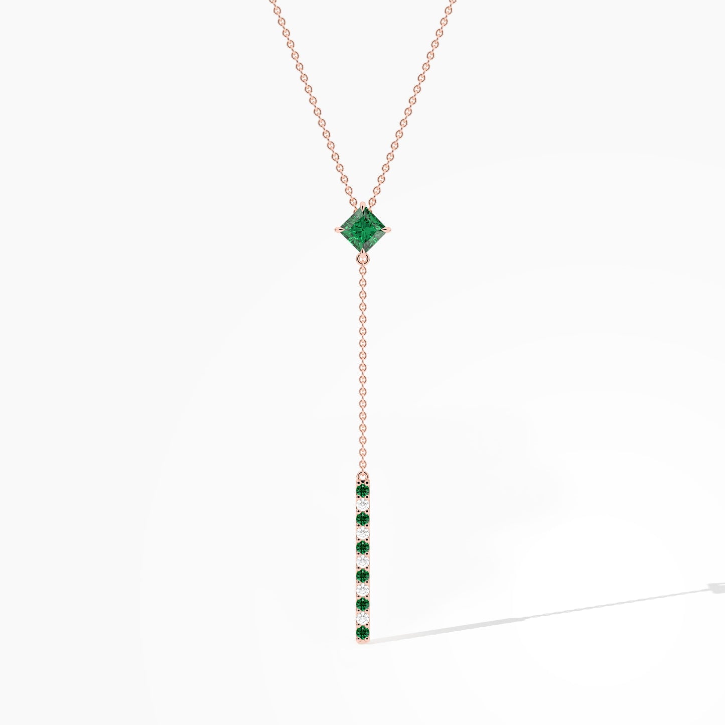 Necklace with a green gemstone pendant 