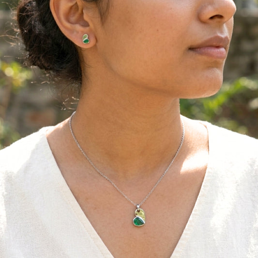 green stone necklace