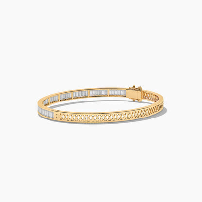 Gold bracelet with diamond accents 