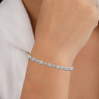 Silver bracelet with small diamonds 