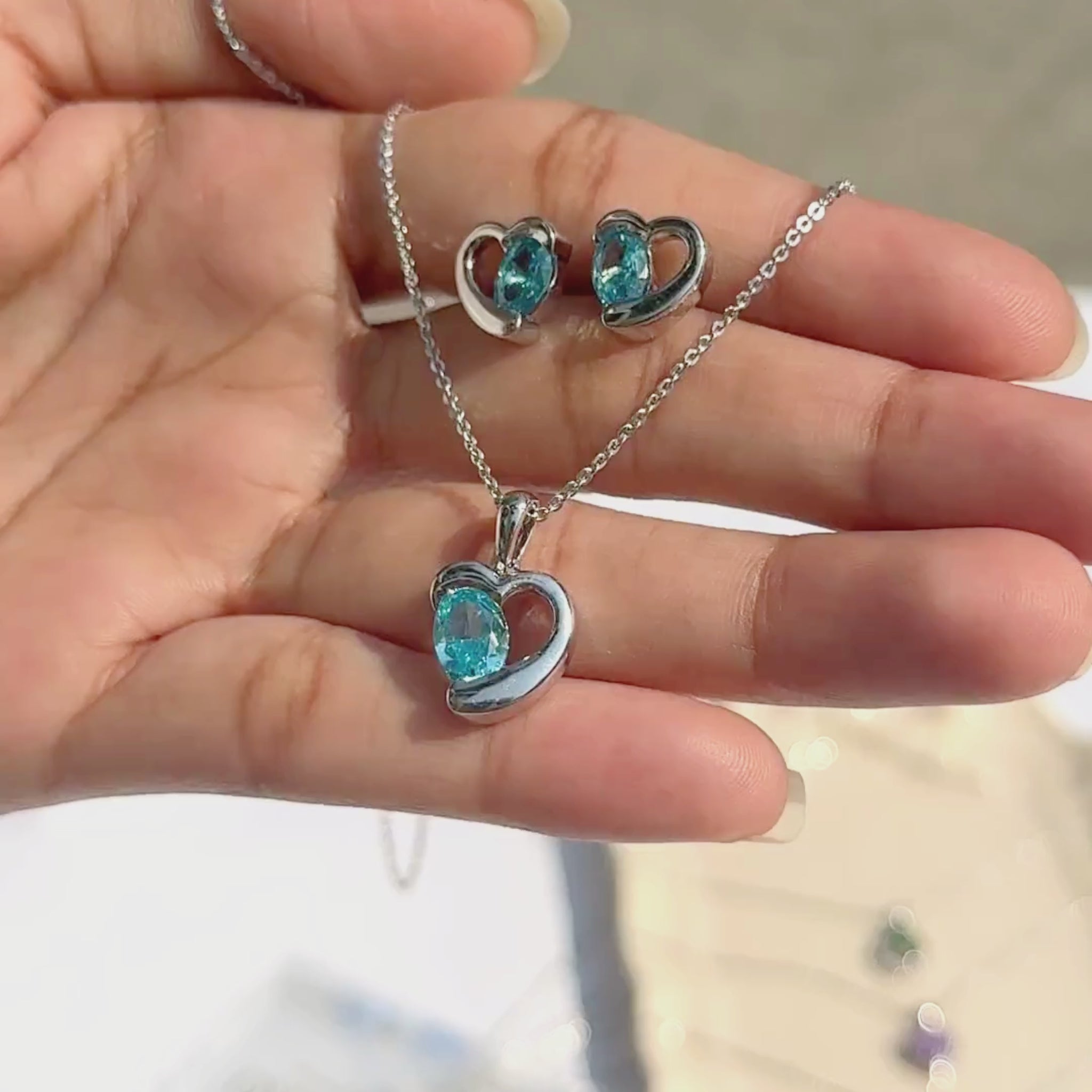 heart shaped diamond pendant​