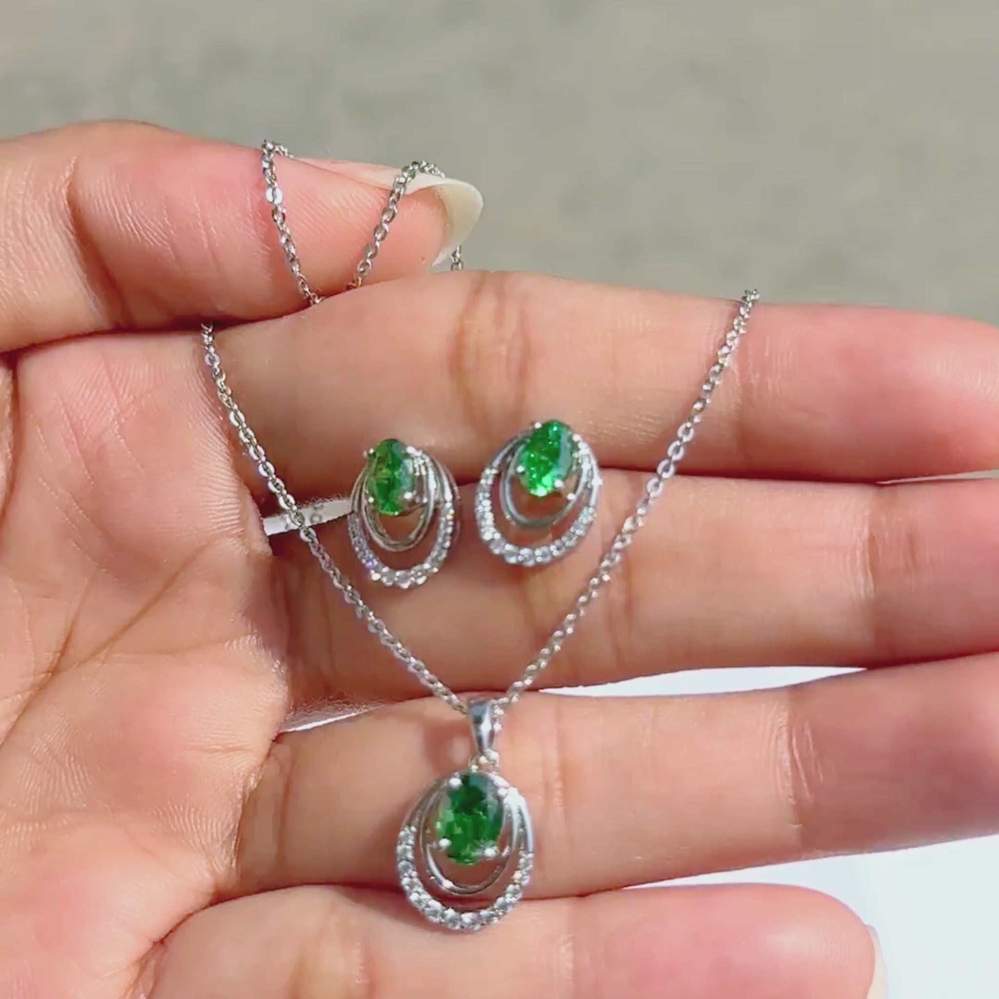 emerald necklace set​
