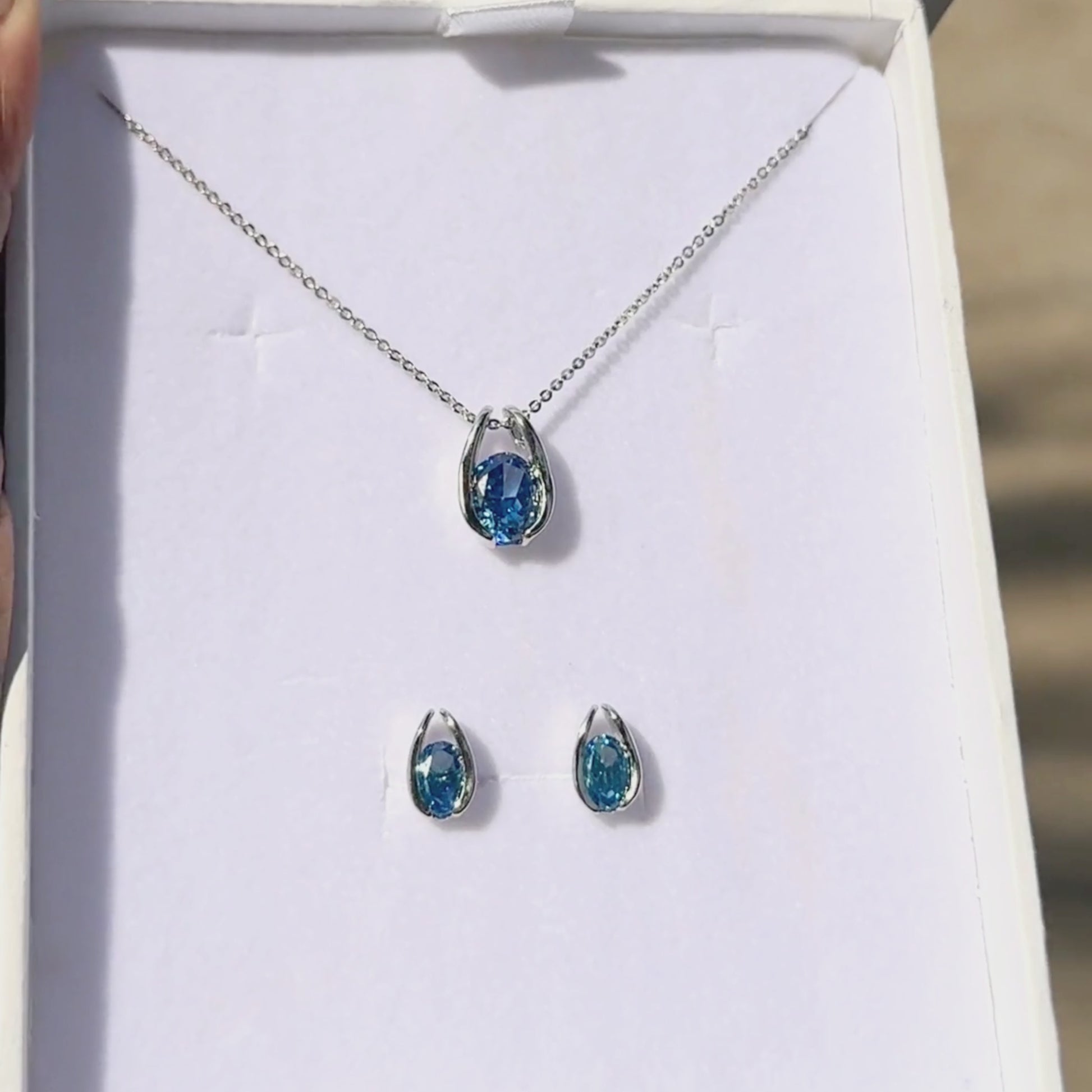Blue diamond pendant