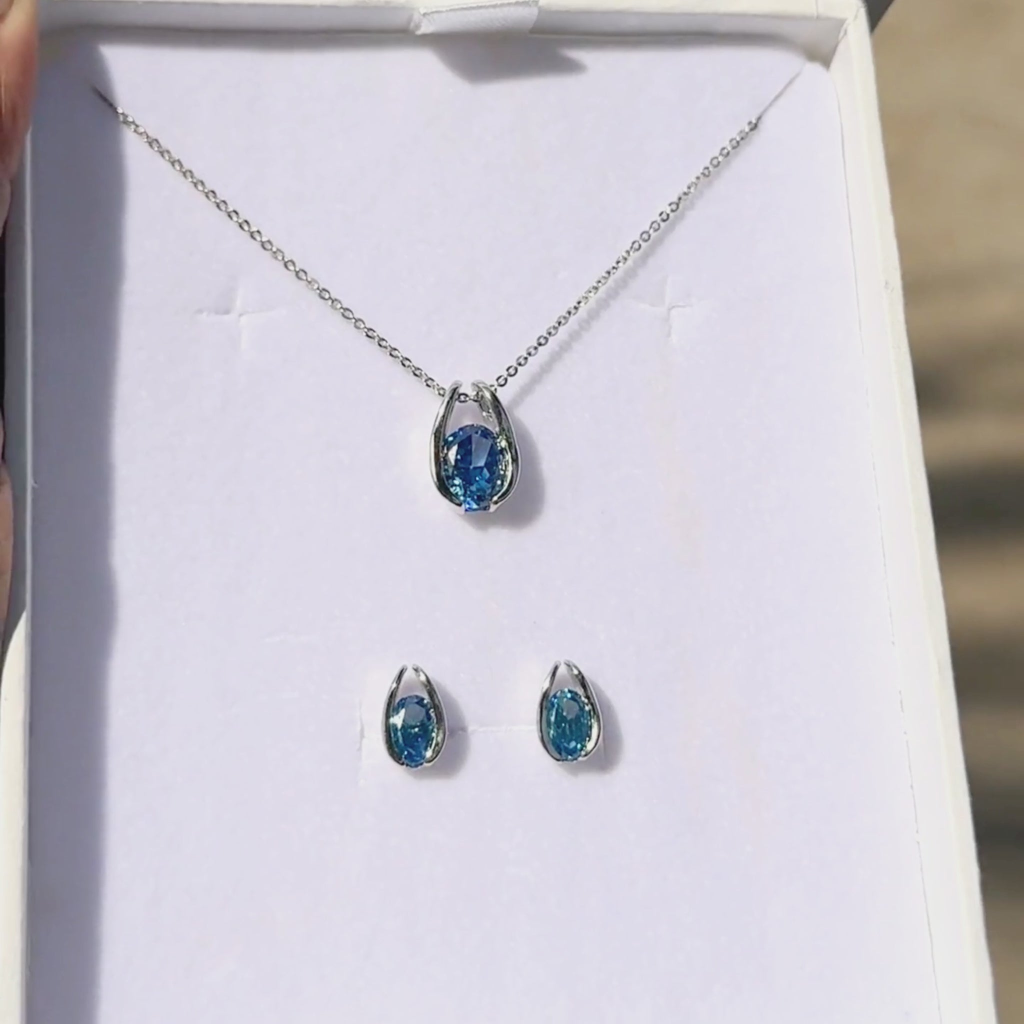 Blue diamond pendant