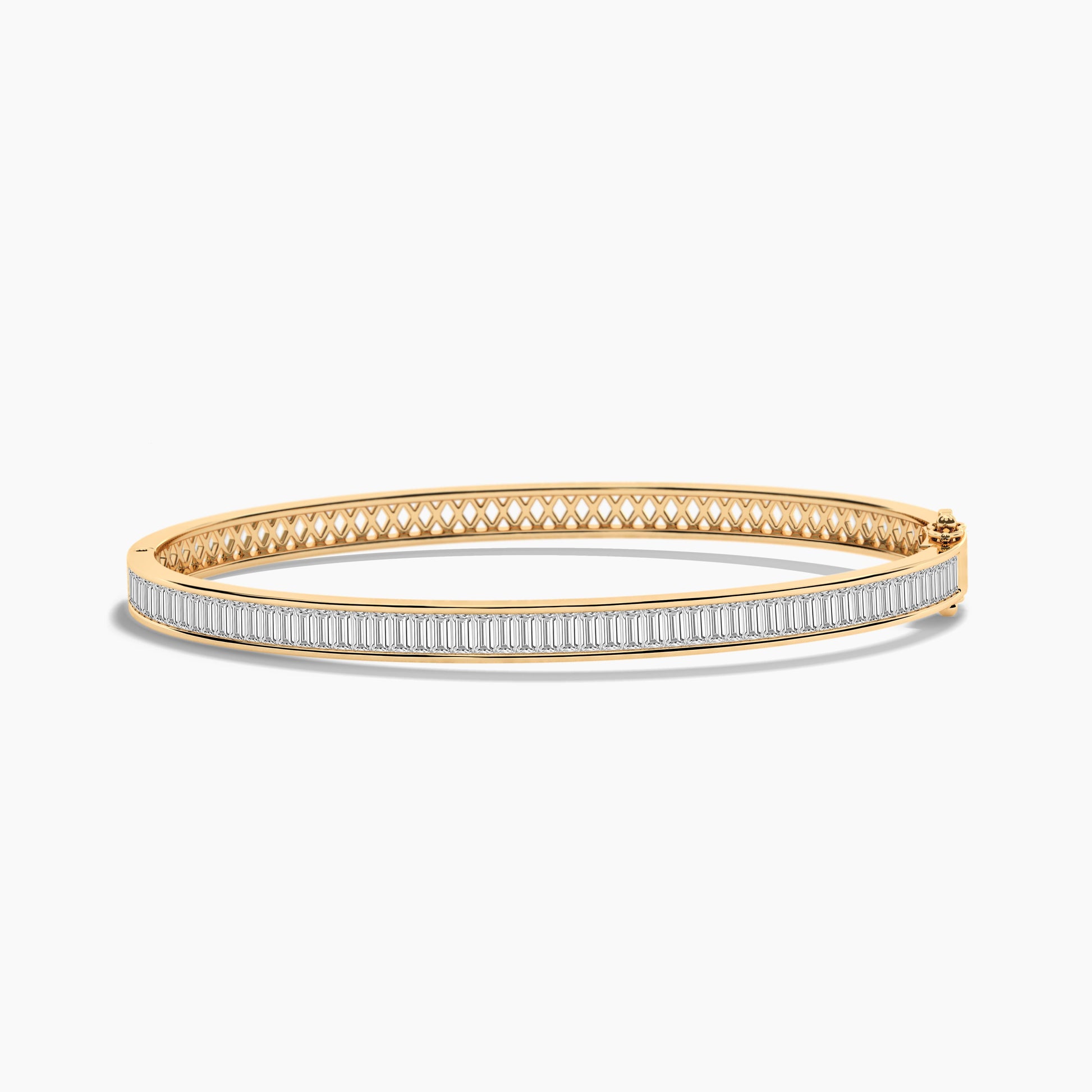 Gold bracelet with diamonds 